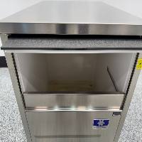 Manitowoc Undercounter Ice Machine image 2